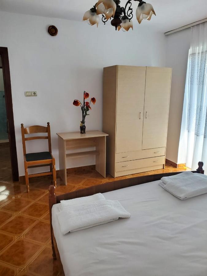 Lake Ohrid Guesthouse "Villa Valentina" Pogradec Ngoại thất bức ảnh