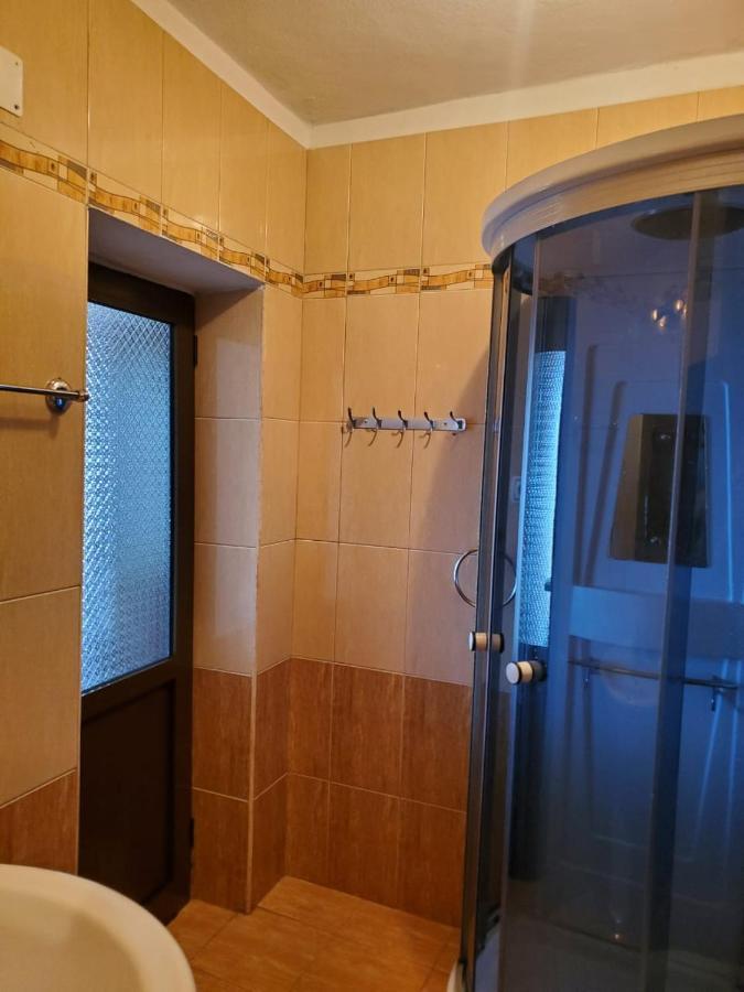Lake Ohrid Guesthouse "Villa Valentina" Pogradec Ngoại thất bức ảnh