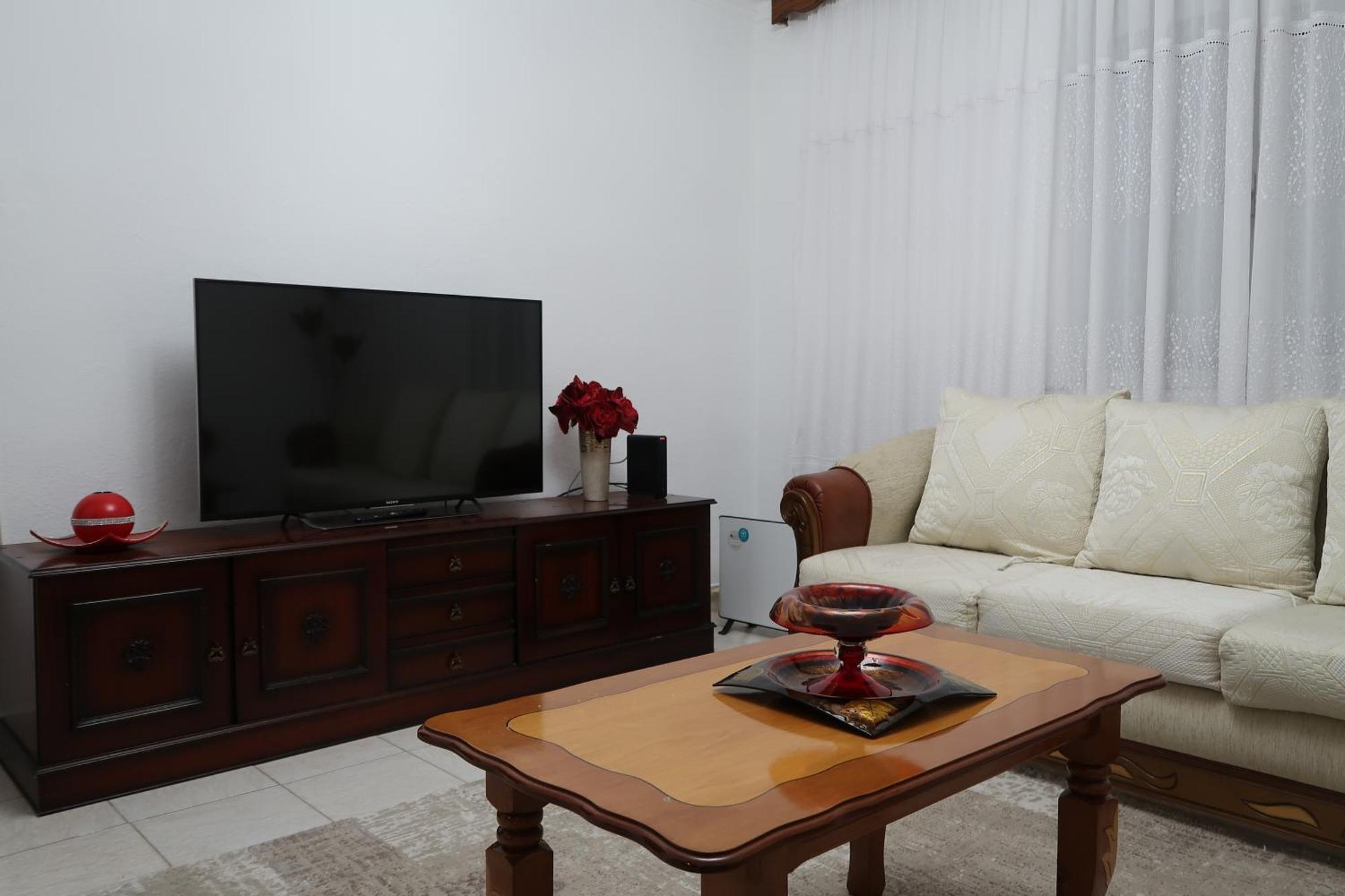 Lake Ohrid Guesthouse "Villa Valentina" Pogradec Ngoại thất bức ảnh
